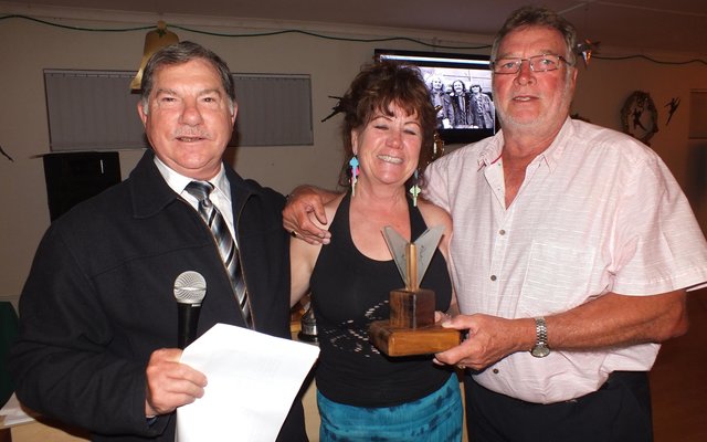 Beste Sosiale Bydrae Trofee aan Steve en Margi Muller